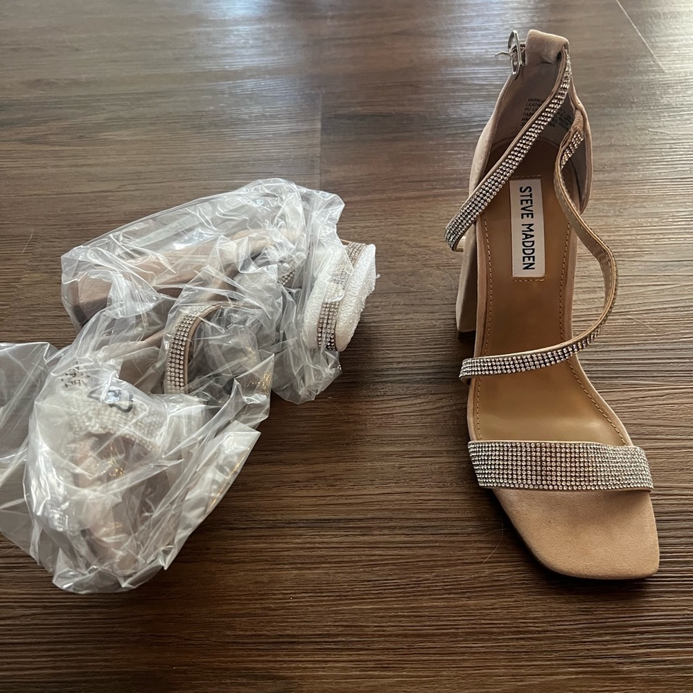 Steve Madden heeled sandals Varali, NIB